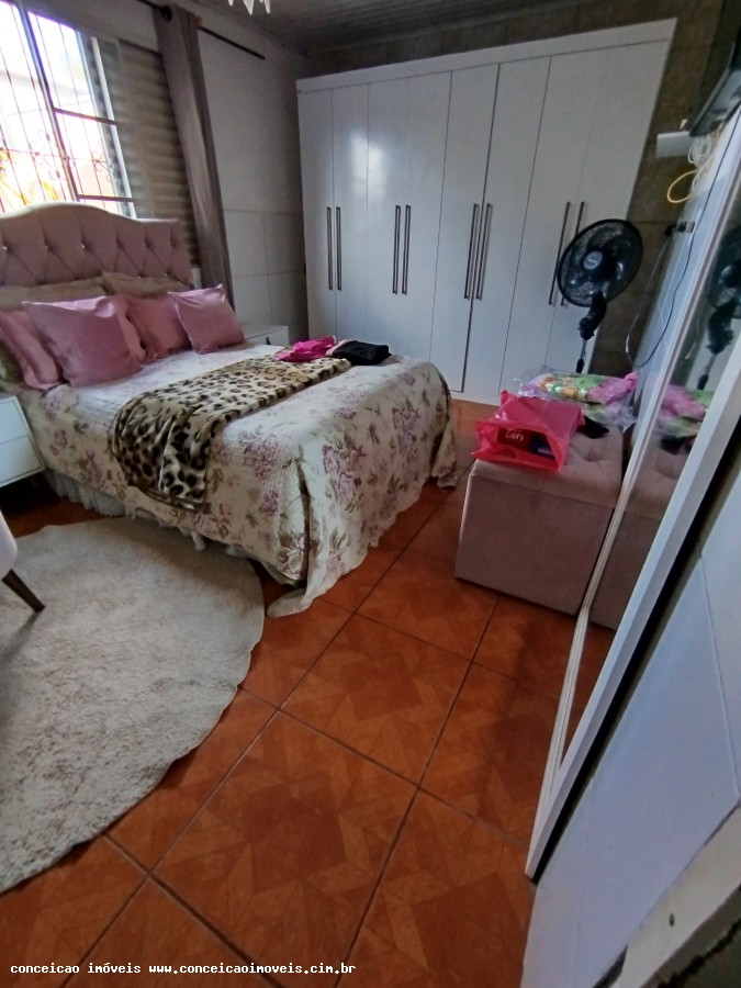 Casa à venda com 3 quartos, 77m² - Foto 6
