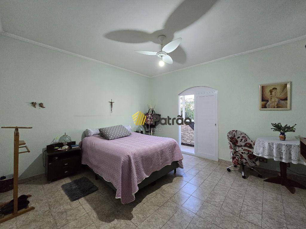Sobrado à venda com 3 quartos, 200m² - Foto 14