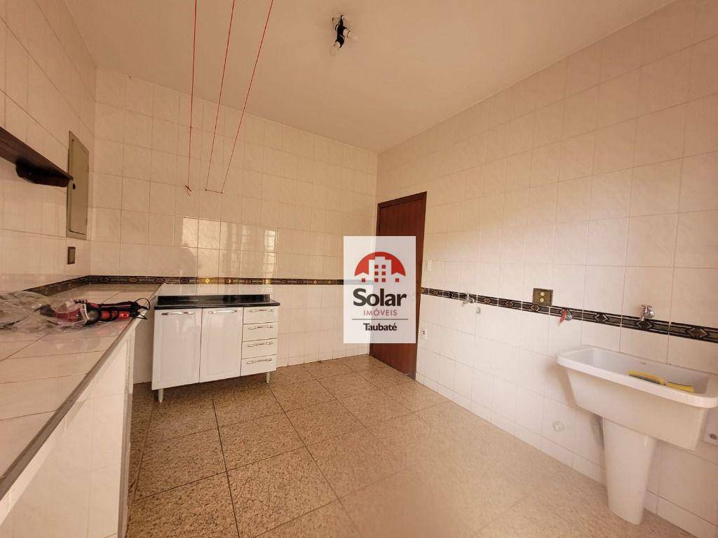 Casa à venda com 6 quartos, 240m² - Foto 12