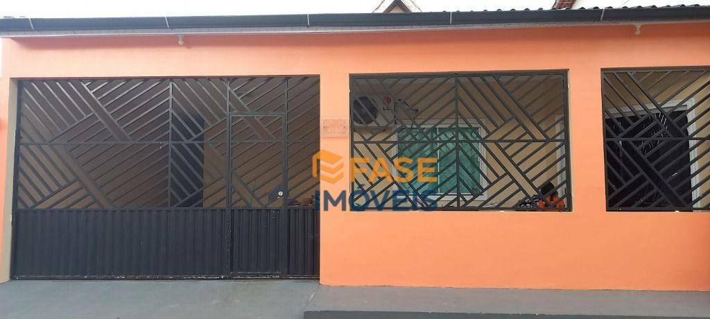 Casa de Condomínio à venda com 3 quartos, 10m² - Foto 1