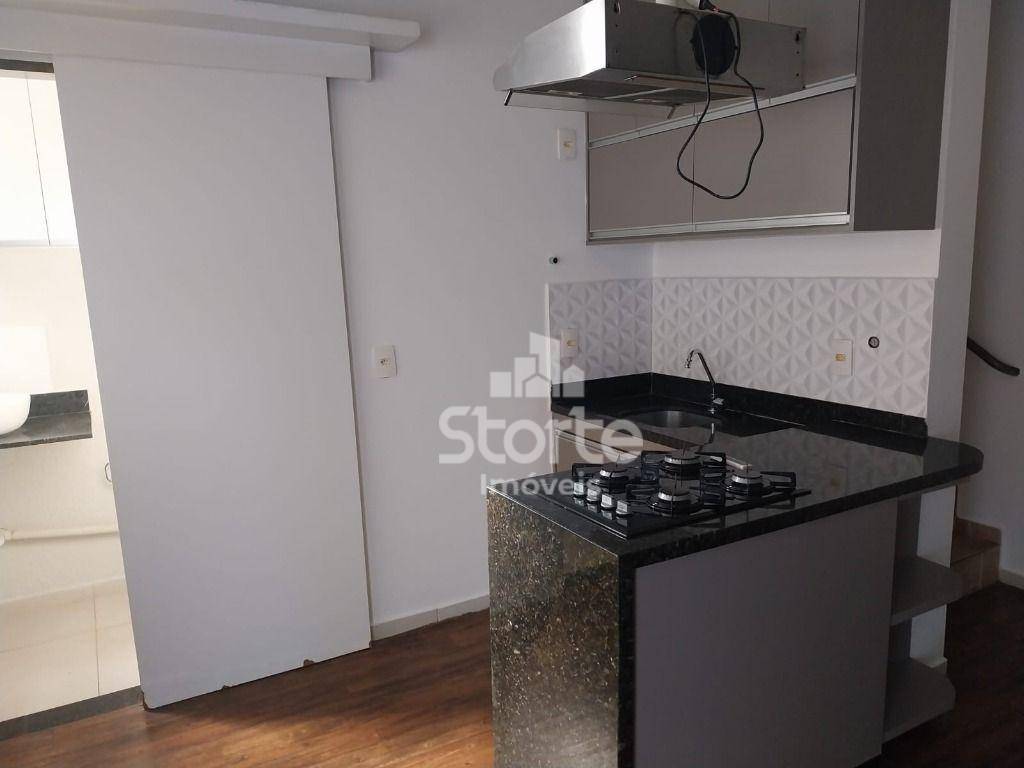 Sobrado para alugar com 2 quartos, 60m² - Foto 2