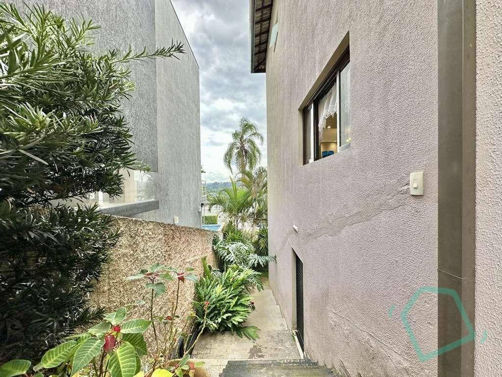 Casa de Condomínio à venda com 3 quartos, 330m² - Foto 25