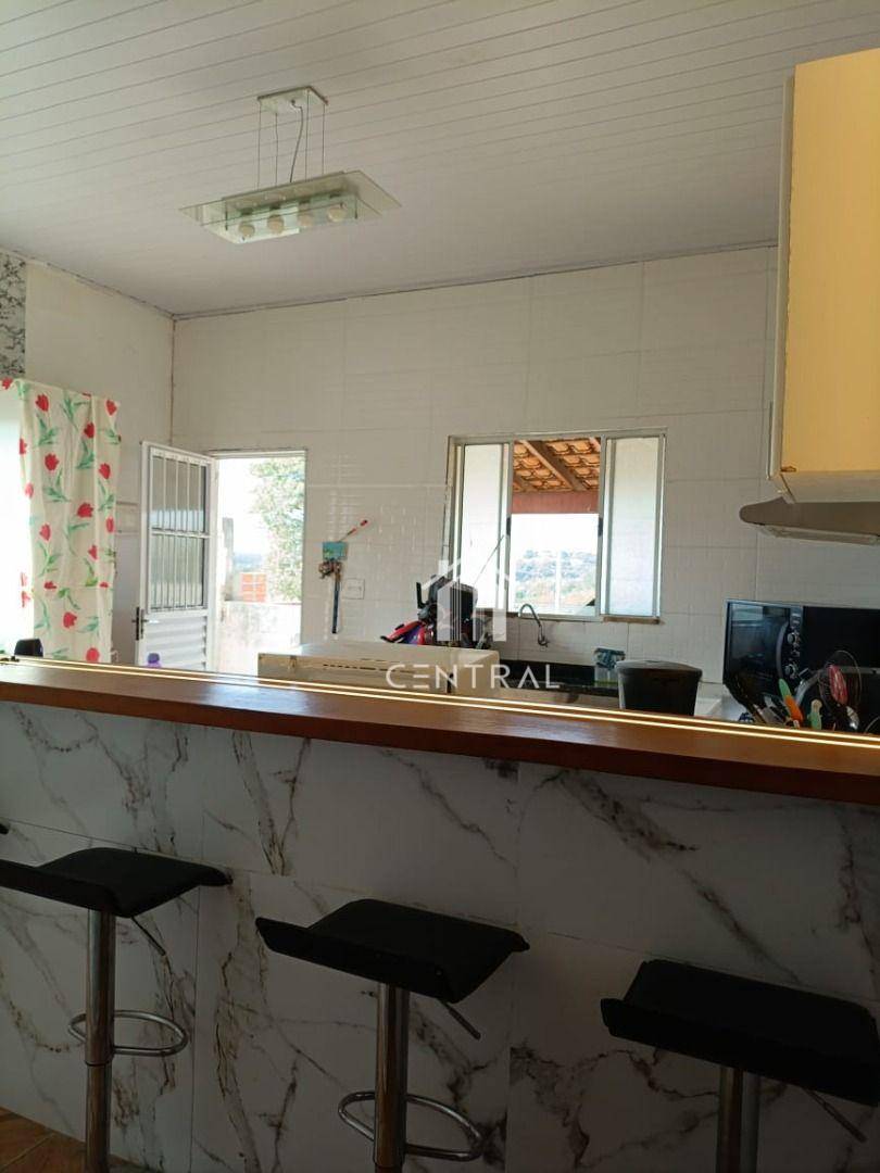 Casa à venda com 3 quartos, 127m² - Foto 1