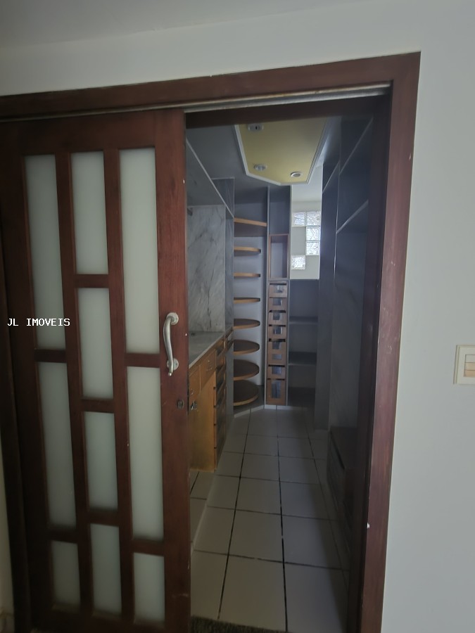 Casa à venda com 4 quartos, 420m² - Foto 9