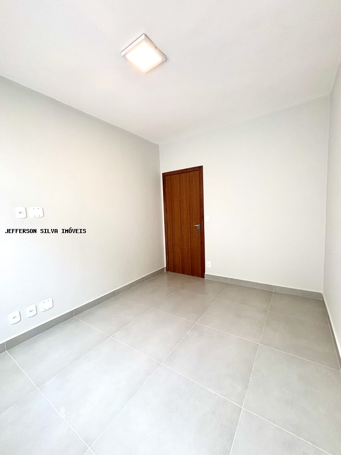 Casa à venda com 2 quartos, 70m² - Foto 16