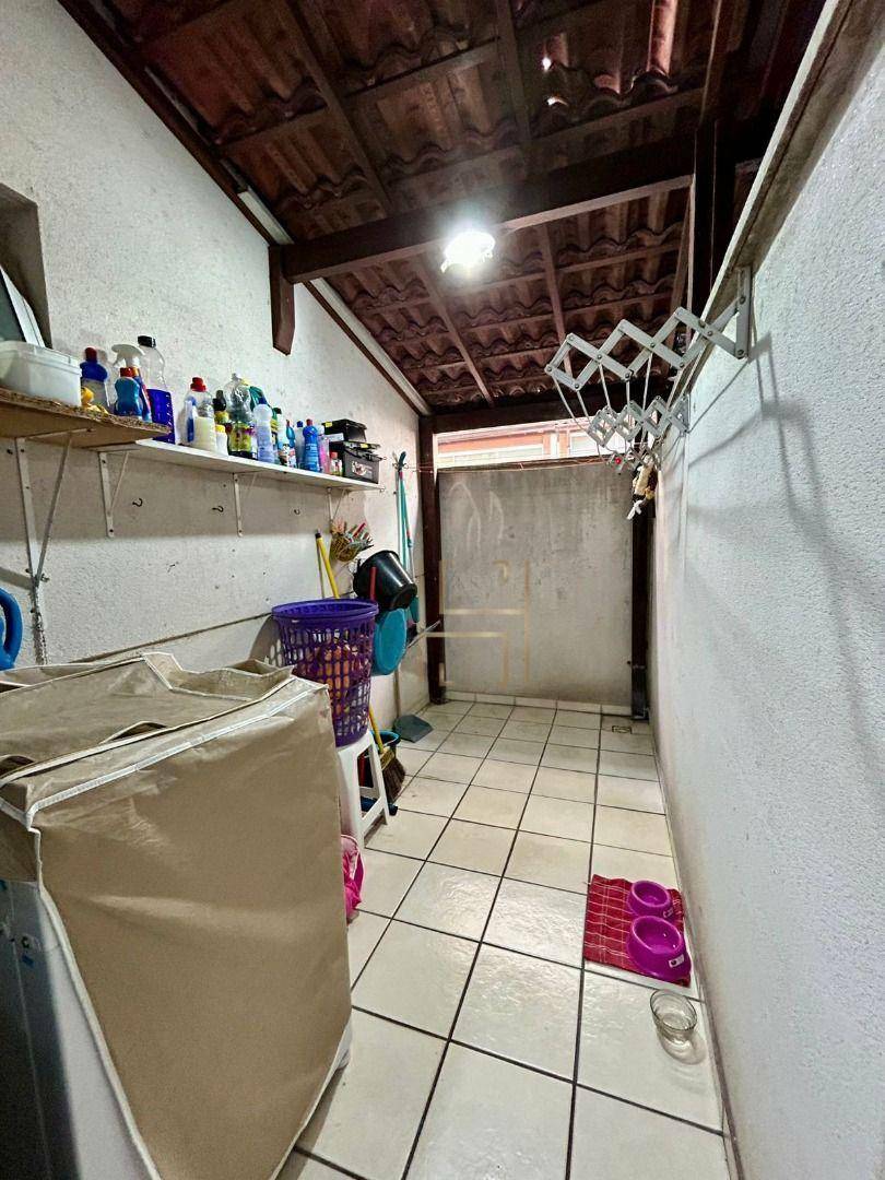 Apartamento à venda com 3 quartos, 1m² - Foto 2
