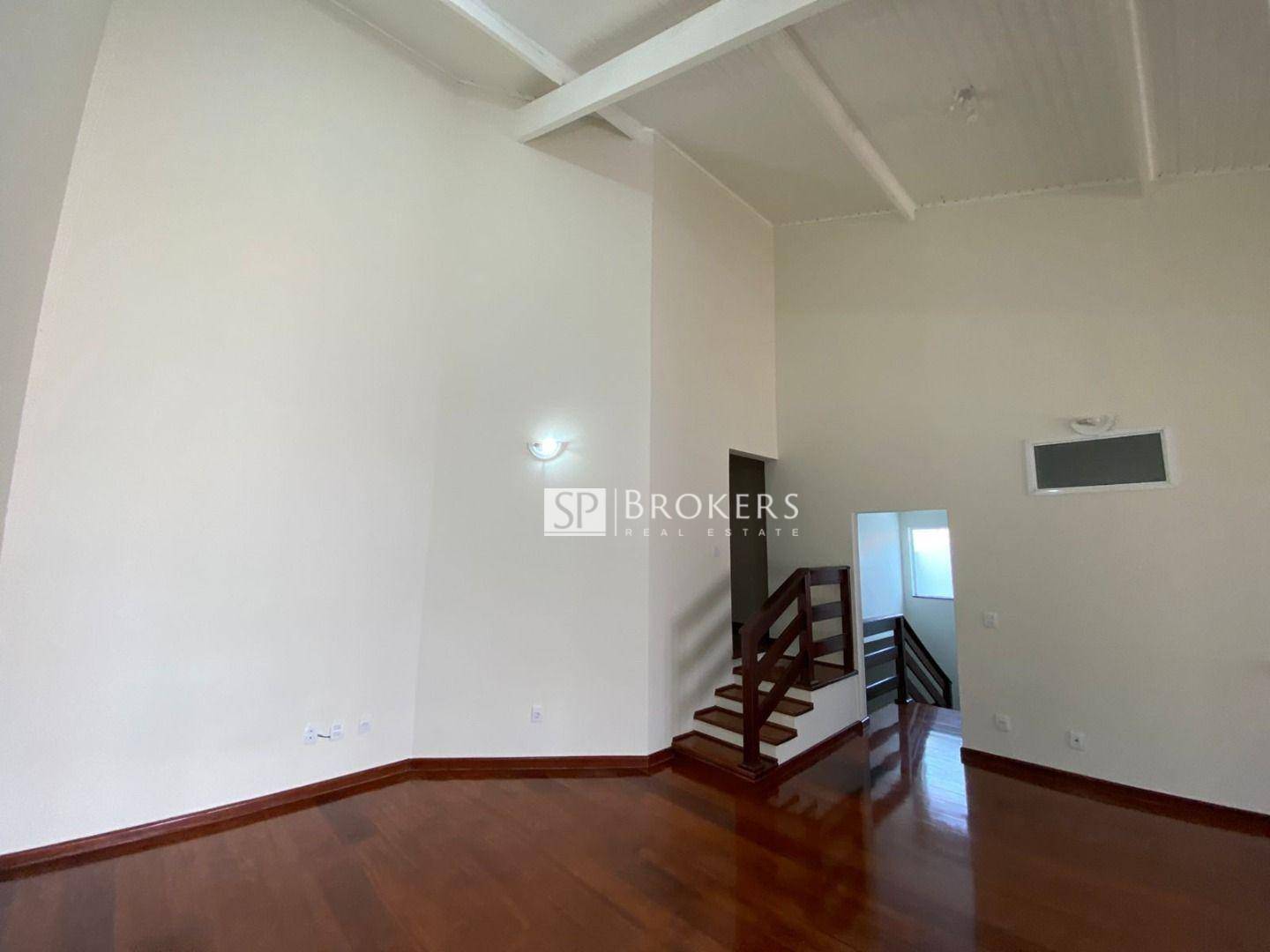 Casa para alugar com 4 quartos, 300m² - Foto 8