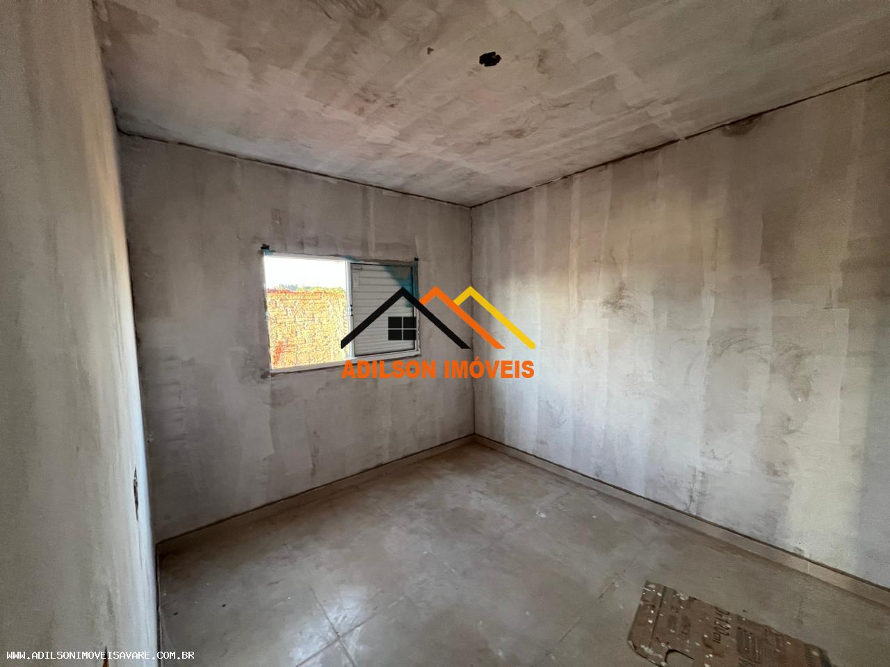 Casa à venda com 2 quartos, 60m² - Foto 3