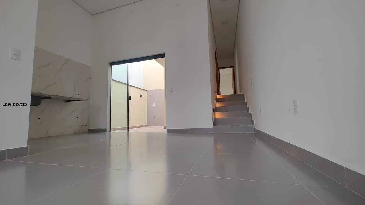 Casa à venda com 2 quartos, 70m² - Foto 9