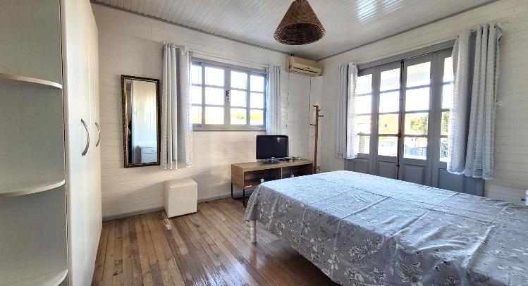 Casa à venda com 5 quartos, 200m² - Foto 18