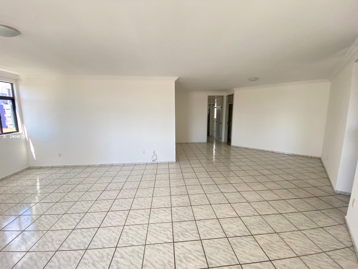 Apartamento à venda com 3 quartos, 200m² - Foto 3