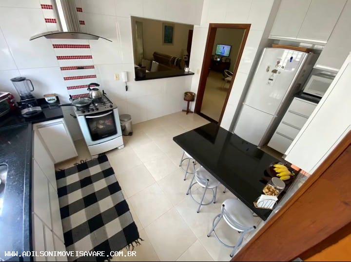 Casa à venda com 2 quartos, 219m² - Foto 7