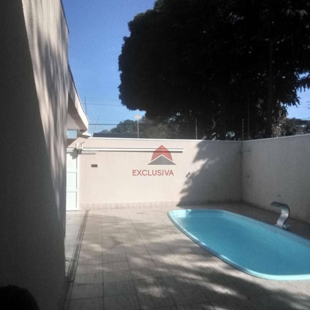 Casa para alugar com 3 quartos, 200m² - Foto 37