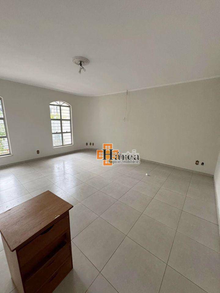 Casa para alugar com 3 quartos, 325m² - Foto 4