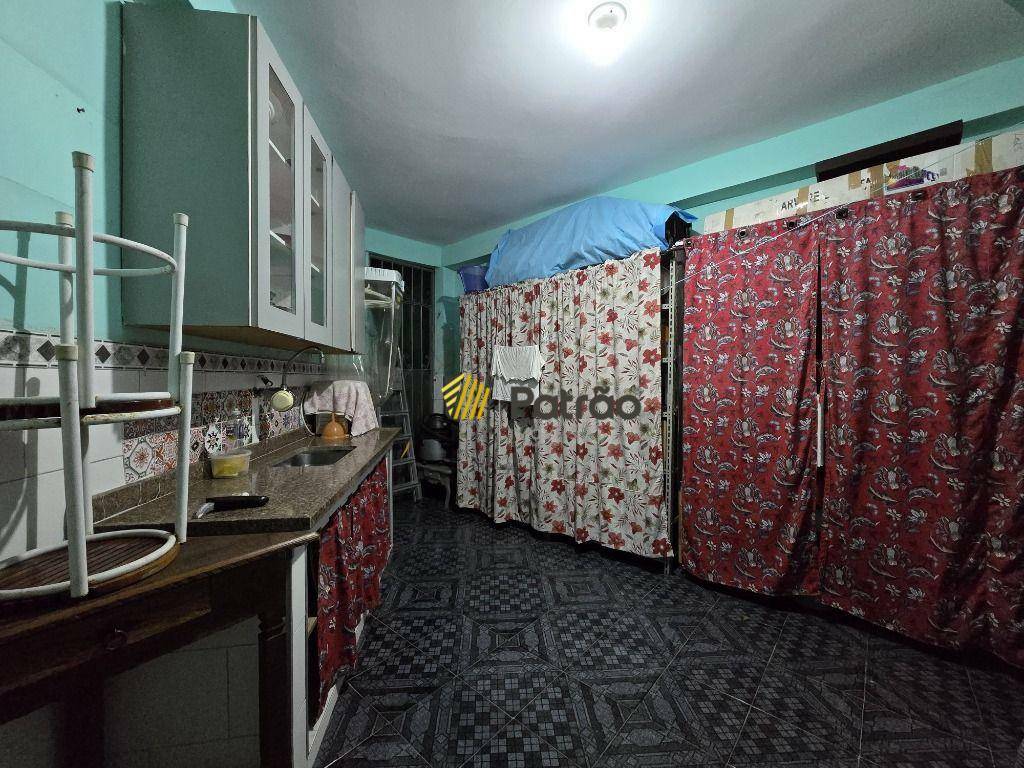 Sobrado à venda com 3 quartos, 200m² - Foto 29