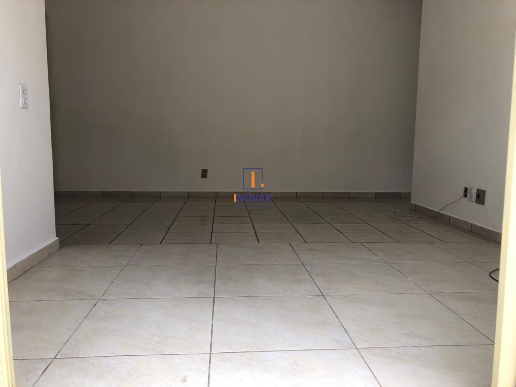 Casa à venda com 2 quartos, 180m² - Foto 3