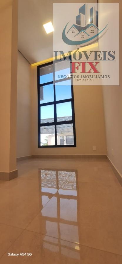 Casa à venda com 3 quartos, 125m² - Foto 1