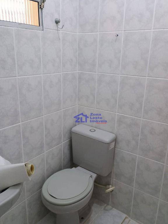 Casa para alugar com 2 quartos, 80m² - Foto 16