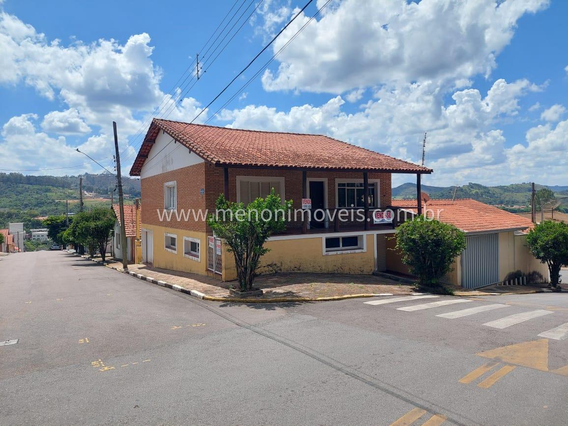 Casa à venda com 3 quartos, 182m² - Foto 1