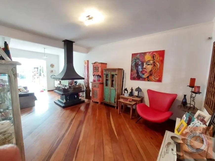 Casa à venda com 3 quartos, 176m² - Foto 2