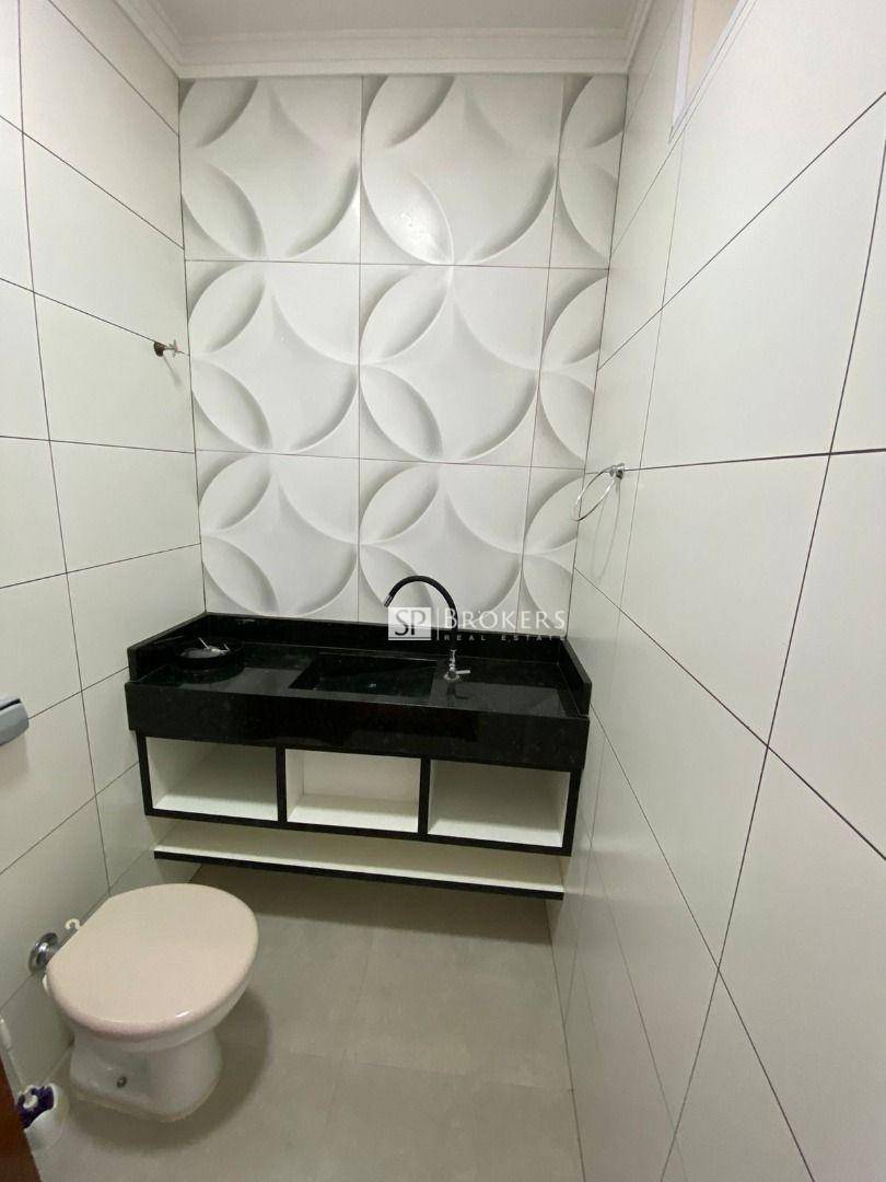 Casa para alugar com 4 quartos, 300m² - Foto 19