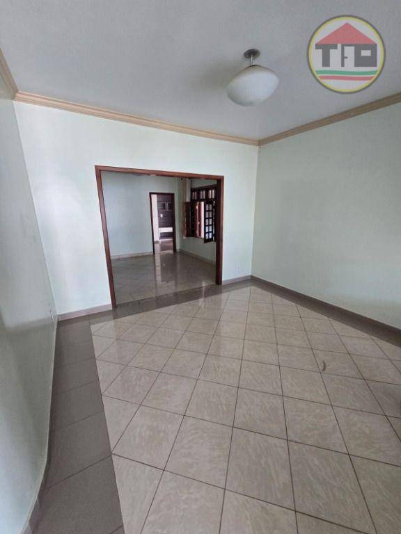 Casa para alugar com 3 quartos, 250m² - Foto 10