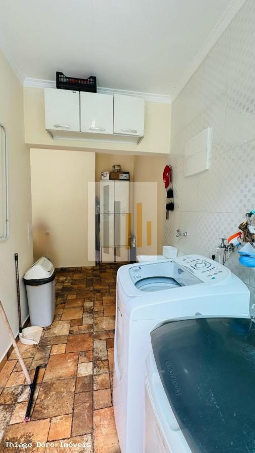 Casa à venda com 3 quartos, 250m² - Foto 30