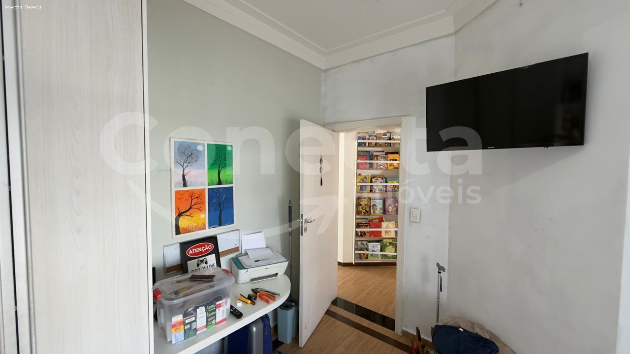 Casa de Condomínio à venda com 3 quartos, 228m² - Foto 31