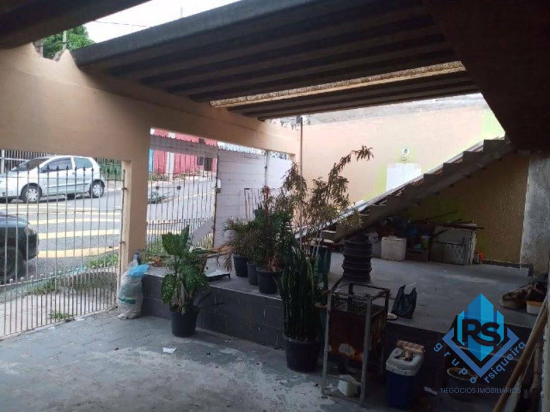 Casa à venda e aluguel com 6 quartos, 210m² - Foto 12