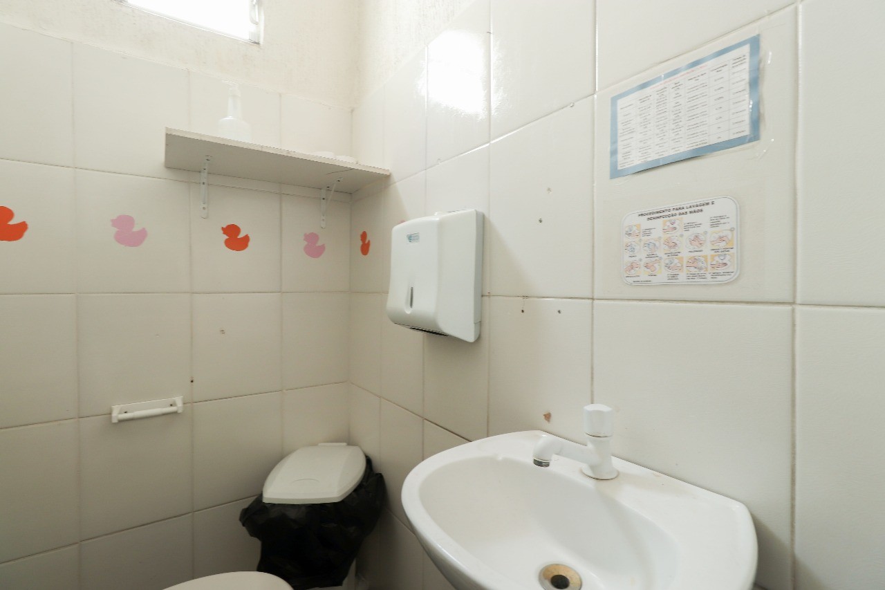 Casa à venda com 11 quartos, 250m² - Foto 14