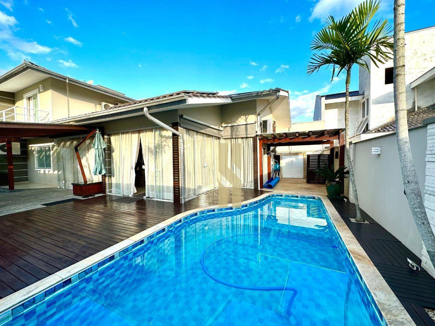 Casa à venda com 3 quartos, 240m² - Foto 7