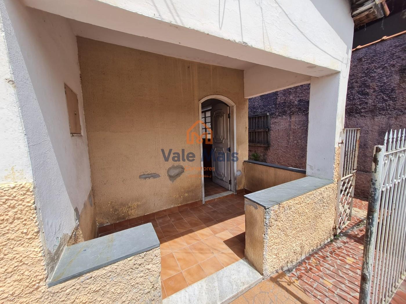 Casa para alugar com 4 quartos, 300m² - Foto 1