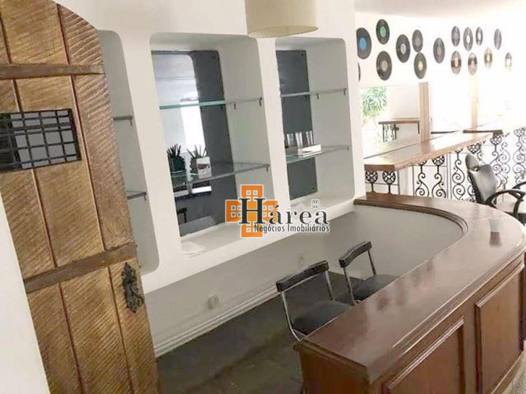 Casa à venda e aluguel com 3 quartos, 277m² - Foto 1