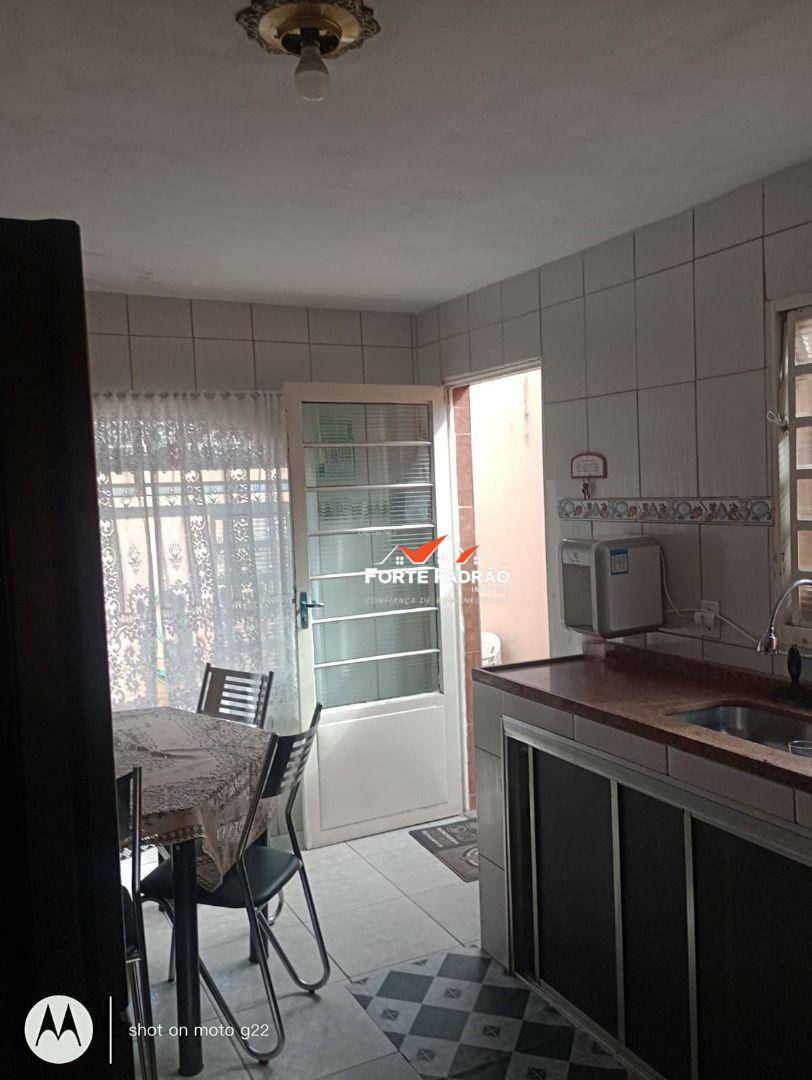 Casa à venda com 3 quartos, 100m² - Foto 17