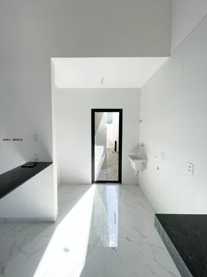 Casa à venda com 3 quartos, 115m² - Foto 9