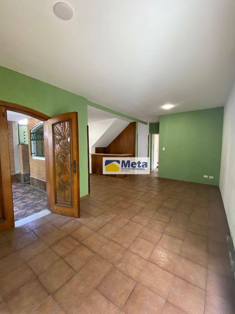 Casa à venda e aluguel com 3 quartos, 253m² - Foto 3