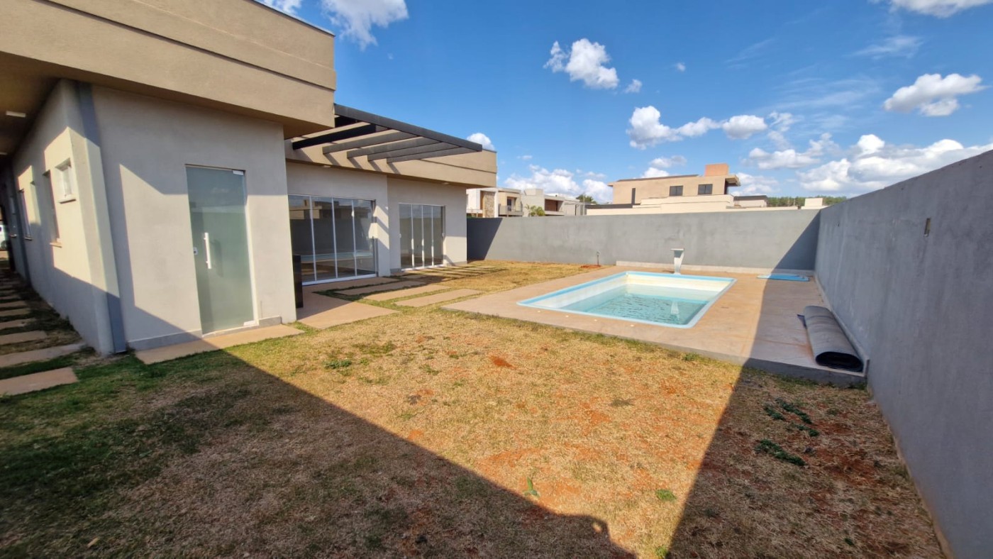Casa de Condomínio para alugar com 3 quartos, 220m² - Foto 3
