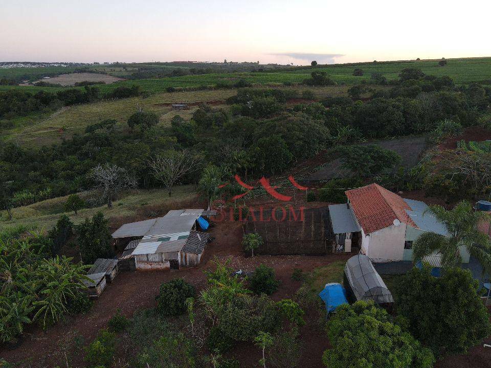 Chácara à venda com 4 quartos, 300m² - Foto 2