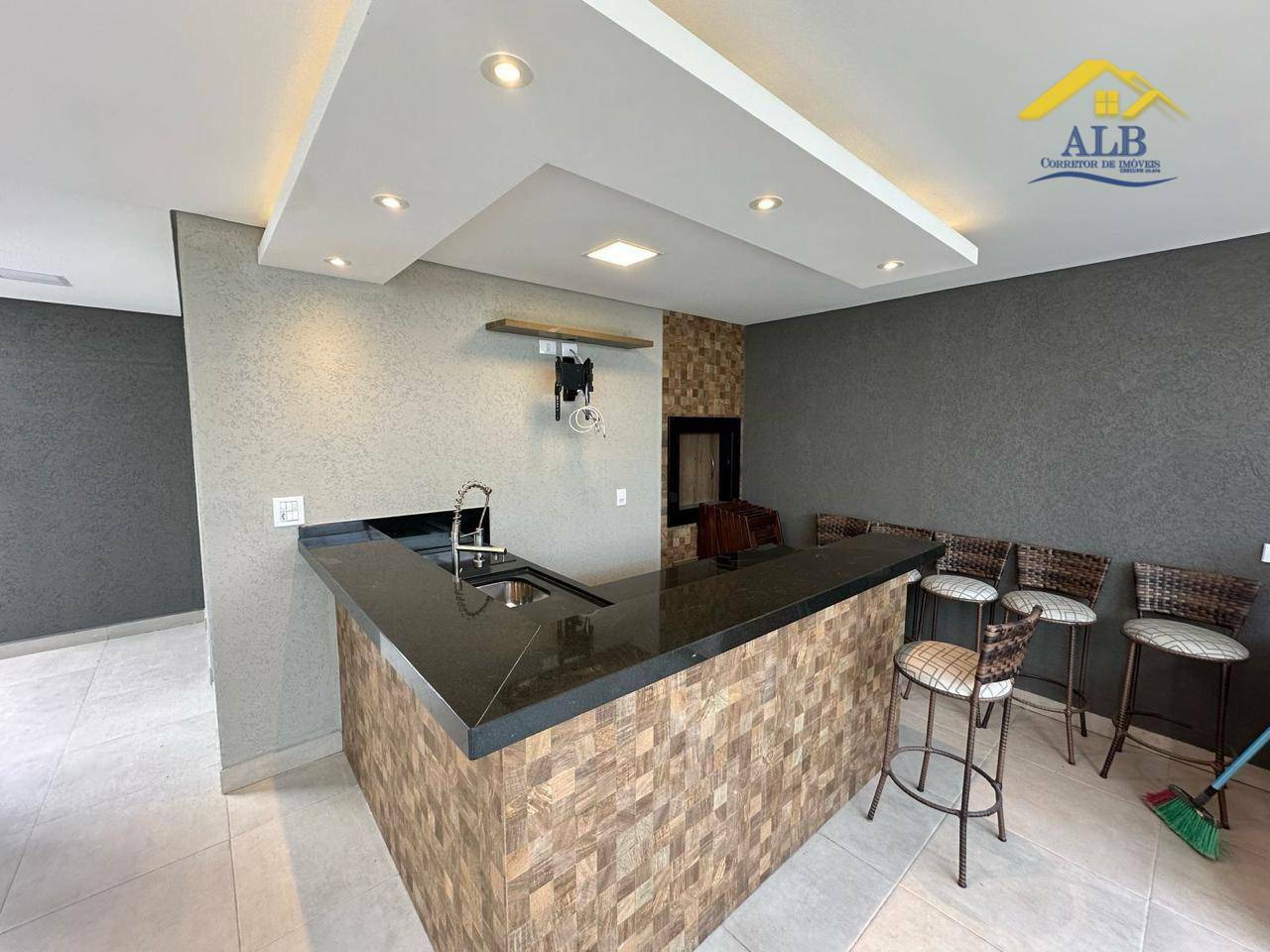 Sobrado à venda com 3 quartos, 220m² - Foto 9