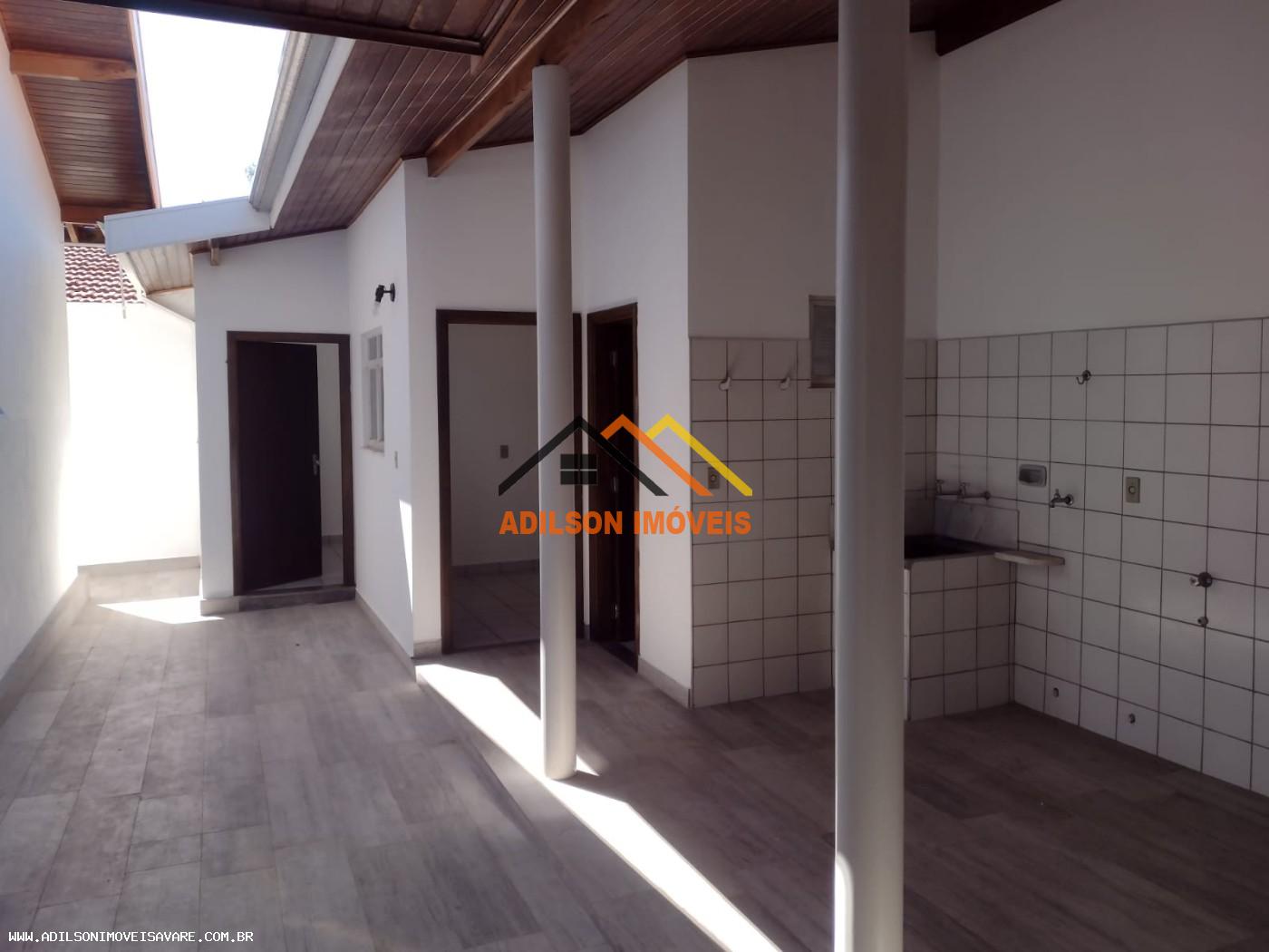 Casa para alugar com 5 quartos, 300m² - Foto 13