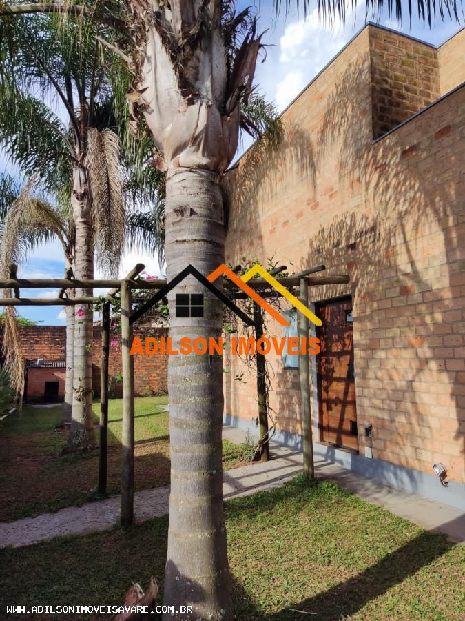 Casa à venda com 3 quartos, 138m² - Foto 3