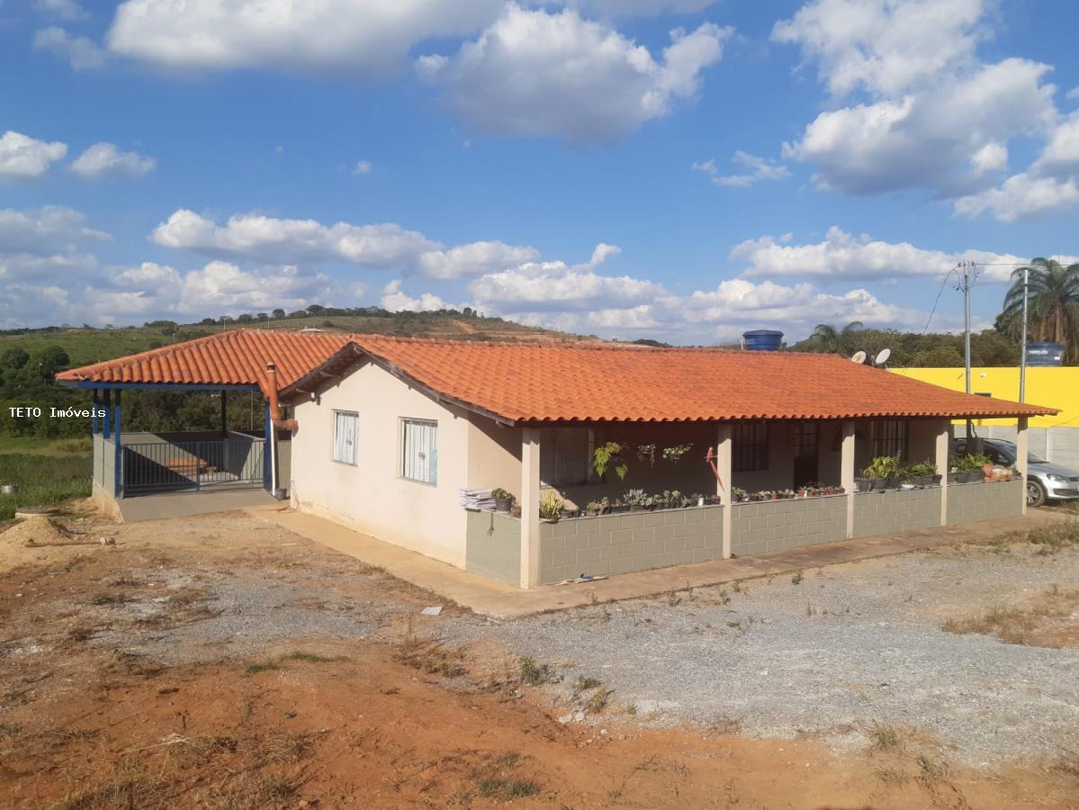 Sítio à venda com 2 quartos, 10000m² - Foto 1