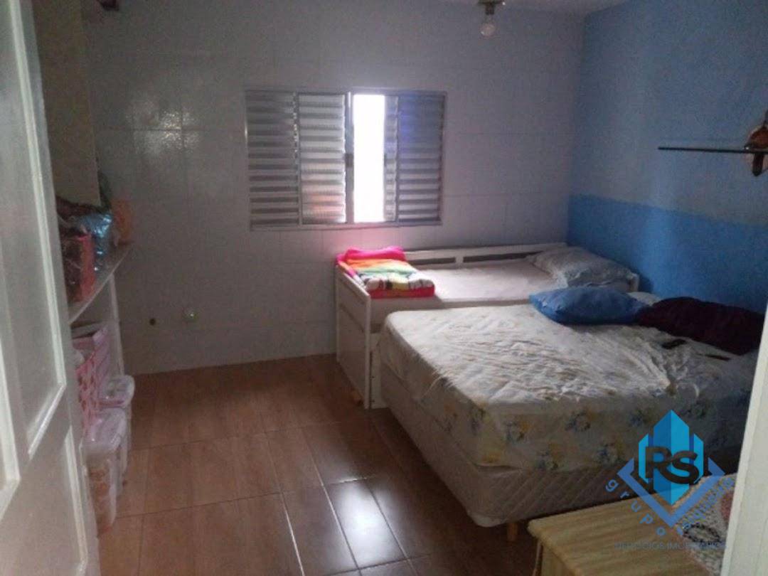 Casa à venda e aluguel com 6 quartos, 210m² - Foto 8