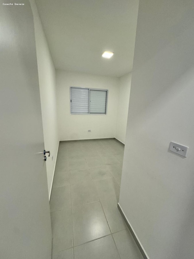 Casa à venda com 2 quartos, 70m² - Foto 8