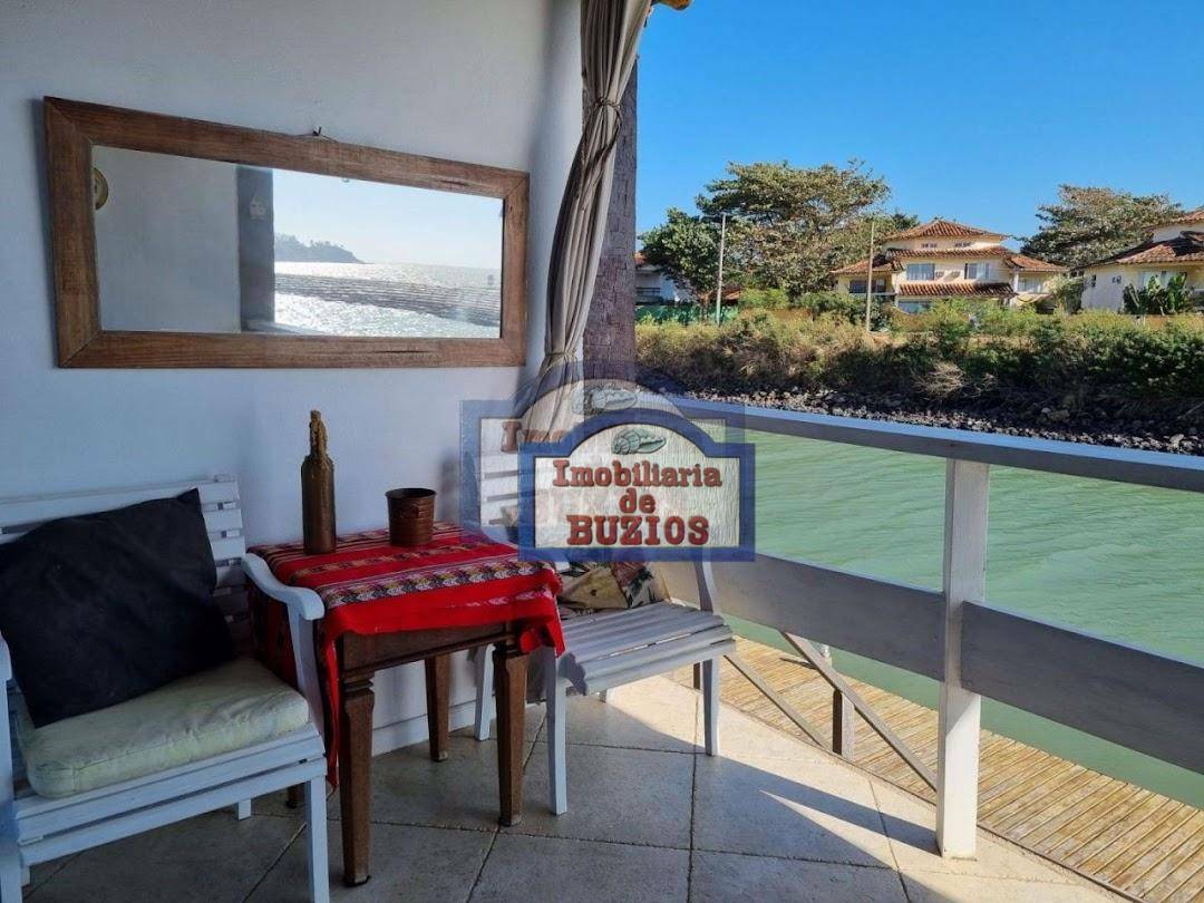 Casa à venda com 2 quartos, 100m² - Foto 1