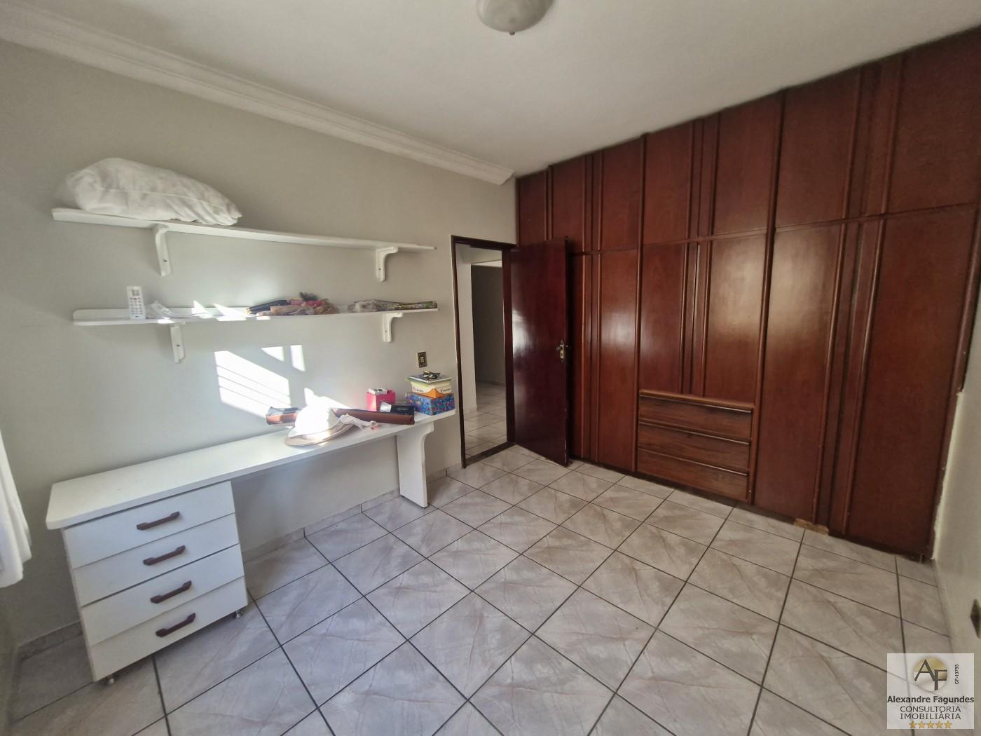 Casa à venda com 3 quartos, 262m² - Foto 12