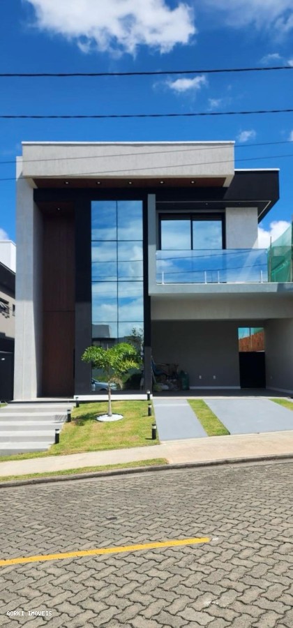 Casa à venda com 4 quartos, 275m² - Foto 2