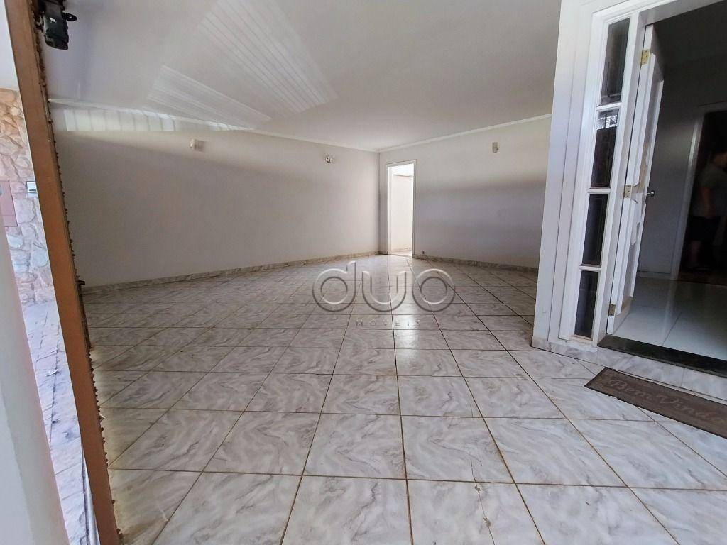 Casa à venda com 3 quartos, 189m² - Foto 2