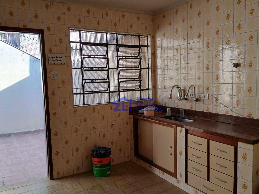 Casa para alugar com 2 quartos, 80m² - Foto 3