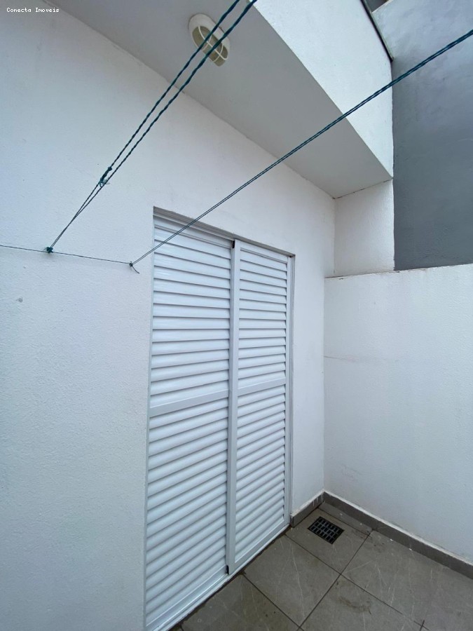 Casa para alugar com 2 quartos, 65m² - Foto 15